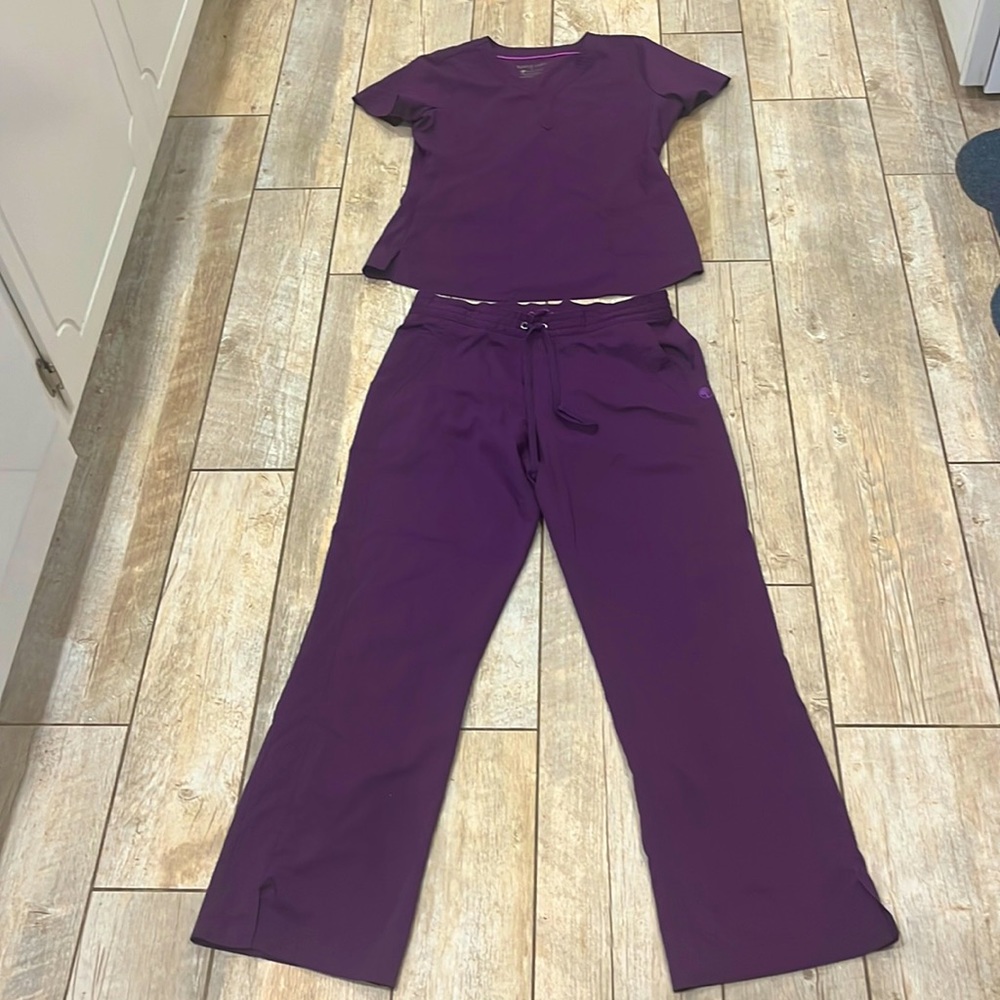Healing Hands Purple label Purlpe Medium scrub set